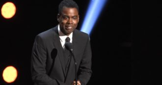 Copertina di Oscar 2023, Chris Rock rifiuta l’invito dell’Academy: “Non condurrò la serata”
