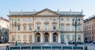 Copertina di Torino, lascia l’incarico di vicedirettore (ma non di docente) del Conservatorio per non controllare il Green pass