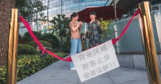 Copertina di Evergrande inizia a pagare i debiti: restano i timori sul possibile impatto in Usa e Ue