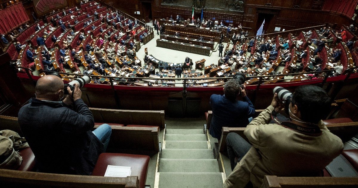 Femminicidi, il magistrato Roia: “Solo il 12% delle donne uccise aveva denunciato. Sensibilizzare procure e questure”. Lamorgese: “Ora nuove misure”