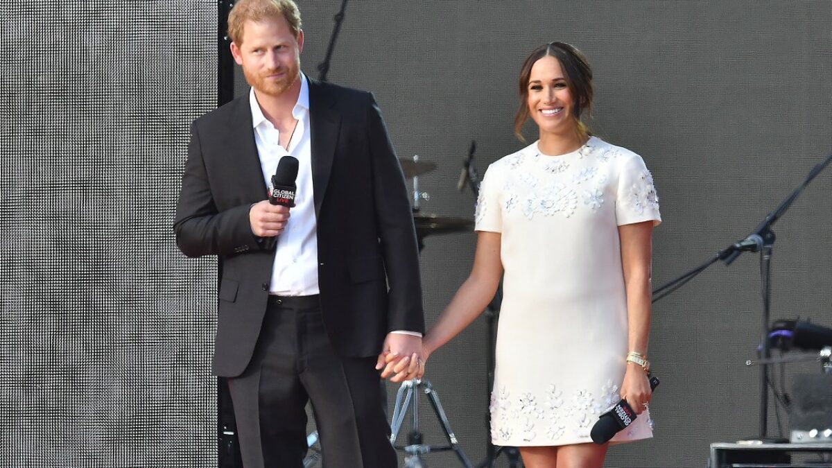 Harry e Meghan sono tornati in Gran Bretagna con i figli. E ora la domanda è una: saranno un valore aggiunto o una spina nel fianco per la monarchia?