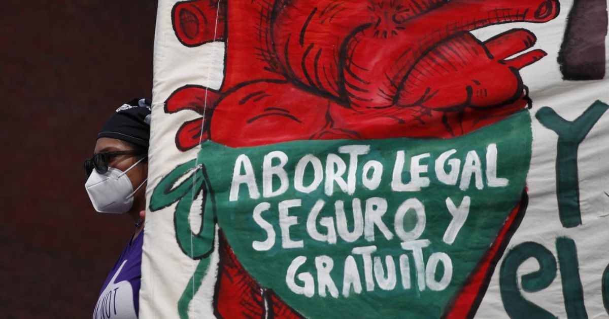 Giornata dell’aborto sicuro: l’Italia in ritardo su quello farmacologico. La somministrazione in ambulatori e consultori? (Quasi) mai attivata