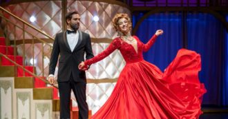 Copertina di Pretty Woman, dal film al musical cosa cambia: dal nuovo personaggio Happy Man alla scomparsa delle “stron*e lumachine”