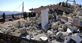 Copertina di Terremoto a Creta, un morto e 12 feriti dopo violenta scossa. Una residente: “È un miracolo che non ci siano altre vittime”