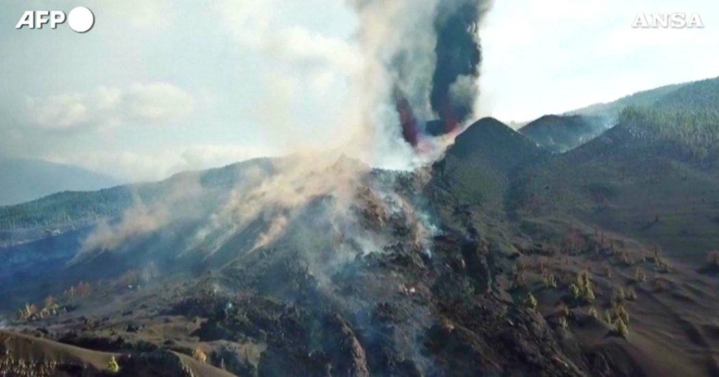 La Palma, il vulcano Cumbre Vieja continua a eruttare: 500 edifici sepolti dalla lava. Le immagini aeree