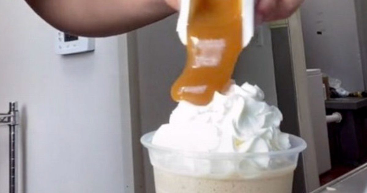 McDonald’s, dipendente mette salsa agrodolce sul gelato di un cliente per vendetta: licenziato