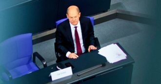 Copertina di Germania, lo scandalo cum-ex coinvolge ancora Scholz: perquisito l’ex politico Kahrs