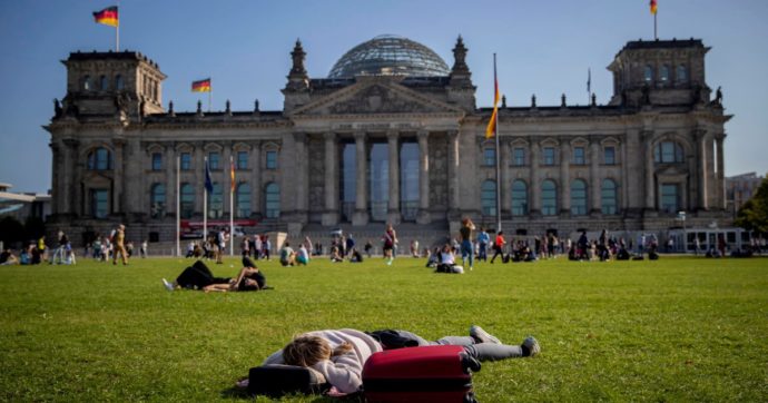 E il dibattito in Europa sui vincoli di bilancio è congelato fino al 2022