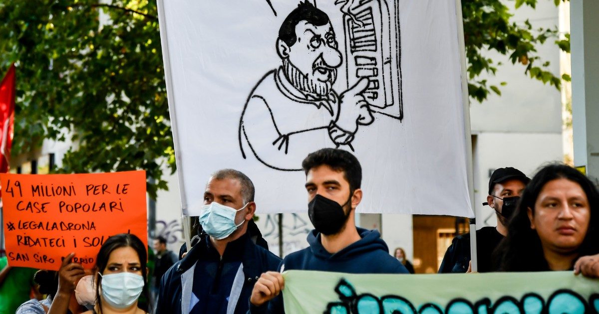 Milano al voto, nella città degli affitti alle stelle i partiti inseguono gli inquilini delle 70mila case popolari. Tra gli scivoloni del Pd e gli slogan della Lega