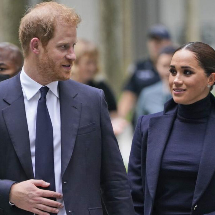 Gli amici di Meghan Markle e Harry criticano Kate Middleton: “La maggior parte delle donne lavora mentre affronta le cure per il cancro”. La replica della giornalista Angela Levin