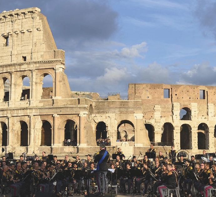 Il Colosseo bocciato dalle recensioni di Google: “Non ha un tetto ed è tutto rotto”. Ironia o commenti davvero sconfortanti?