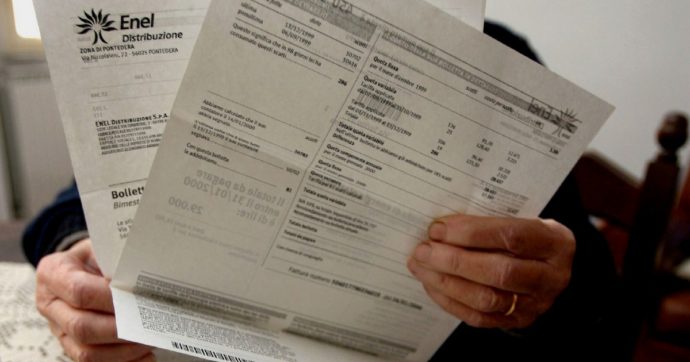 Bollette, i 3 miliardi del governo non evitano la maxi-stangata