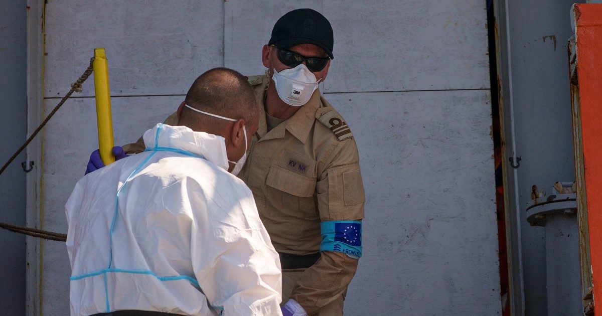 Sprechi e poca attenzione al rispetto dei diritti umani: la commissione Bilancio del Parlamento Ue vota il blocco del budget di Frontex