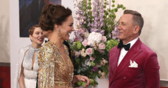 Copertina di Daniel Craig e Kate Middleton per la prima di ‘No Time to Die’. Lei omaggia Lady D e l’attore ‘non resiste’