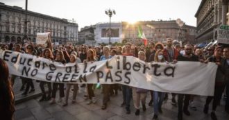 Copertina di Milano, 5 persone arrestate dopo il corteo No Green pass: sono accusate di resistenza a pubblico ufficiale. Altri sei indagati
