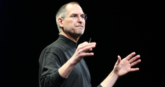 Steve Jobs, 10 anni fa la morte del genio creativo, informatico e imprenditoriale. E Cook disse: “Sarà sempre nel Dna di Apple”