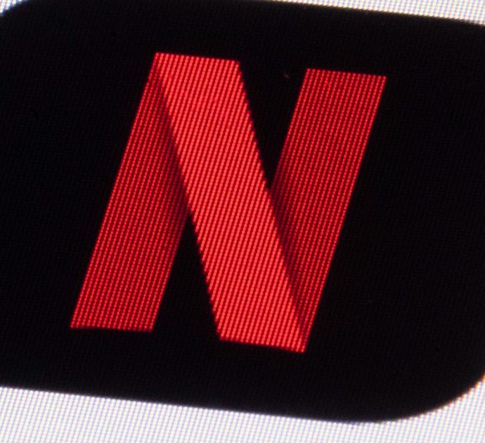Netflix aumenta i prezzi degli abbonamenti: ecco quanto costeranno