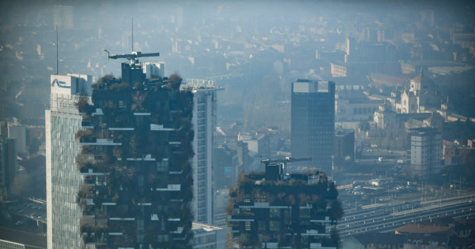 Smog, lo studio del Cnr in 5 città italiane: “Con il lockdown fino a – 52% di polveri sottili nelle aree urbane”