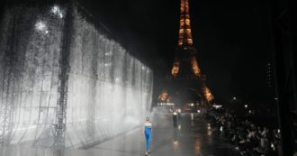 Copertina di Fashion Week a confronto: Parigi scintillante come prima del Covid, Milano incerta. Le sfilate viste da chi c’era, cioè (anche) noi