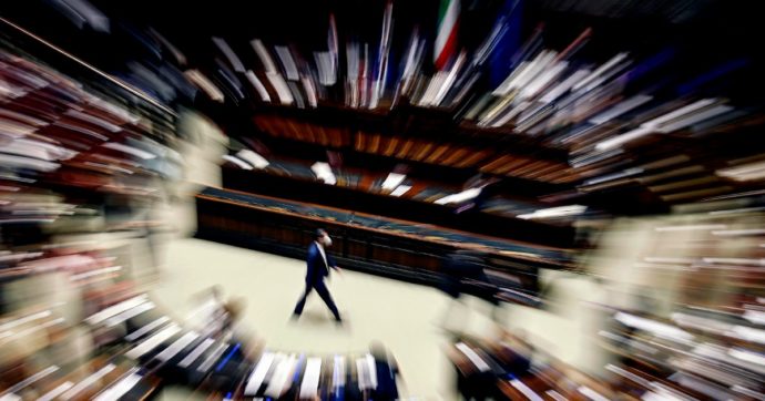 Panico alla Camera e al Senato: convegno con Paesi senza Pass