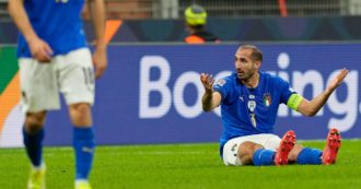 Copertina di Nations League, Spagna batte Italia 2 a 1 e va in finale. Azzurri in 10 per un tempo dopo il rosso a Bonucci. San Siro fischia Donnarumma