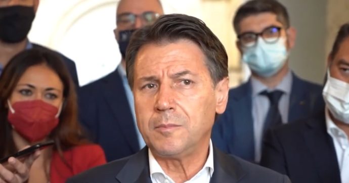 Elezioni Roma, Conte annuncia che voterà Gualtieri al ballottaggio: “Ma non vuol dire che debba farlo il M5s”