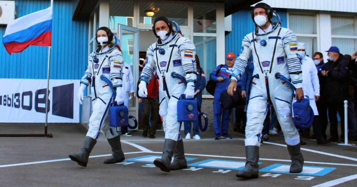 “The Challenge” è il primo film russo girato nello Spazio: attrice e regista in orbita per 12 giorni con un astronauta, ecco tutti i dettagli – FOTO