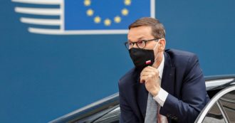 Polonia, Corte Costituzionale contro primato del diritto Ue: “Certi regolamenti incompatibili con la Carta”. Bruxelles: “Siamo preoccupati”