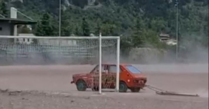 Domeniche bestiali – Ok la minicar che porta palloni. Ma avete mai provato la 127 che spiana il campo? E le solite distinte fatte… “Amichia”