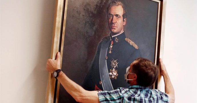 Juan Carlos, il decaduto. “In esilio non intralcio il re ”