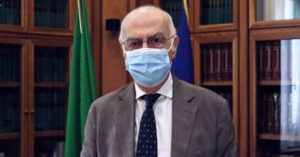 Copertina di Covid, Rezza: “Le misure, il green pass e le vaccinazioni stanno tenendo sotto controllo l’infezione”