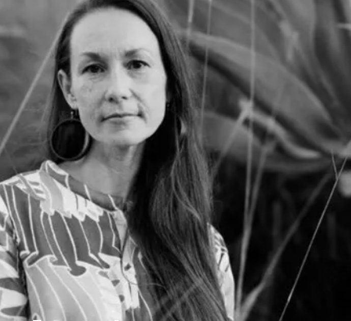 Scrittrice dona un rene e lo racconta su Facebook. Una collega le ruba la storia: è guerra legale