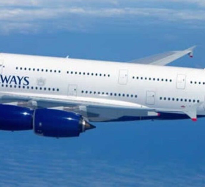 British Airways, niente più “signore e signori”: “Genere neutro negli annunci per garantire inclusione”