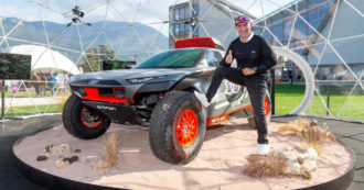 Copertina di Stéphane Peterhansel al volante dell’Audi RS Q e-tron alla prossima Dakar