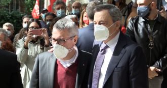 Copertina di Roma, Draghi in visita alla sede della Cgil: abbraccio con Landini e applauso degli iscritti