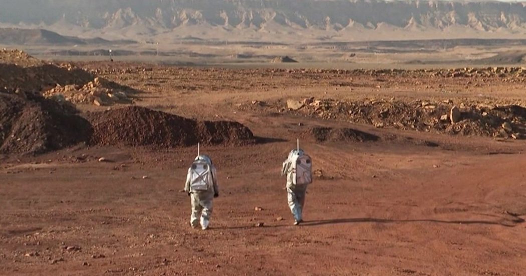 Spazio, astronauti simulano la vita su Marte nel deserto israeliano