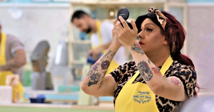 Copertina di Peperita, una drag queen in cucina: “Porto in tv la meravigliosa bandiera arcobaleno”