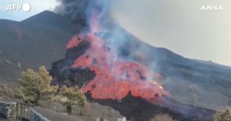 Copertina di La Palma, crolla la parete Nord del vulcano Cumbre Vieja: rischio di esplosioni e gas tossici (video)