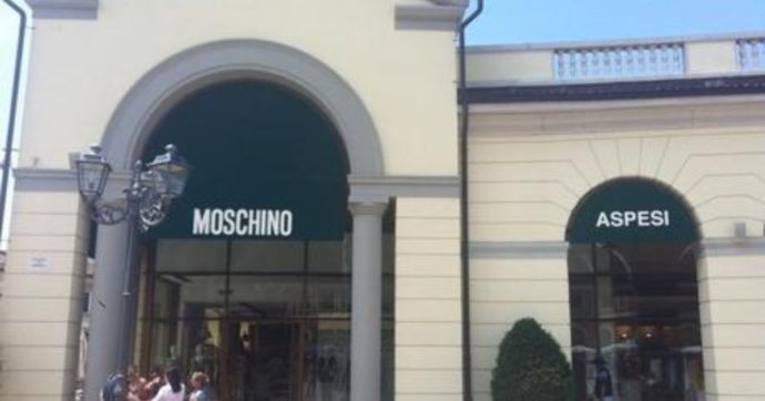 Influencer “svaligia” il negozio di Moschino all’Outlet di Serravalle: “Non è la prima volta che accade. Tutto inizia con una chiamata per sapere prezzi e scorte…”