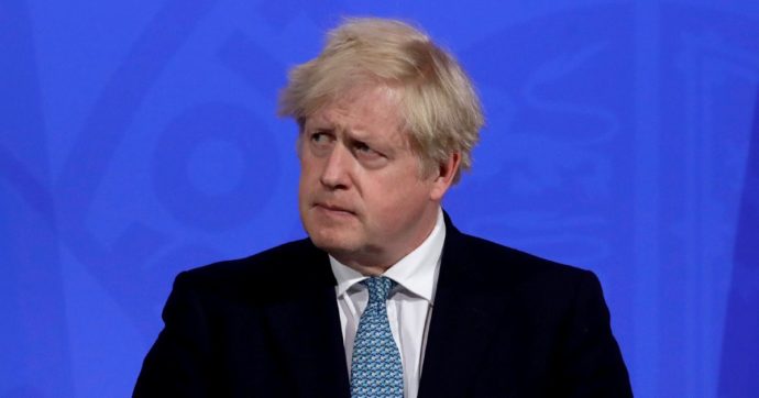 Uk, ex sottosegretaria ai Trasporti britannica: “Fatta fuori perché musulmana”. Boris Johnson ordina un’inchiesta interna