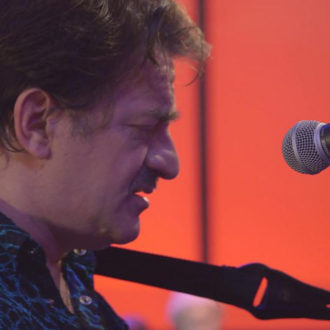 Copertina di Amici Fragili, Rino Gaetano