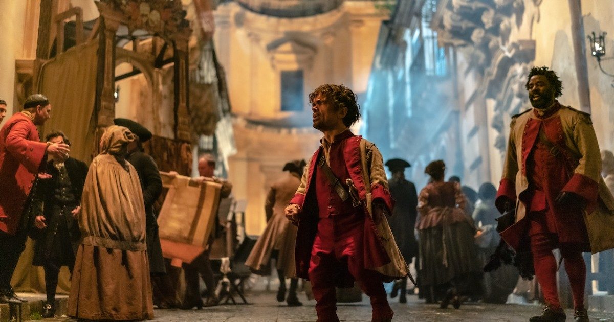 Festa del Cinema di Roma 2021, Cyrano: il musical cinematografico firmato da Joe Wright ha una sua ragion d’essere (visto), specie sul grande schermo