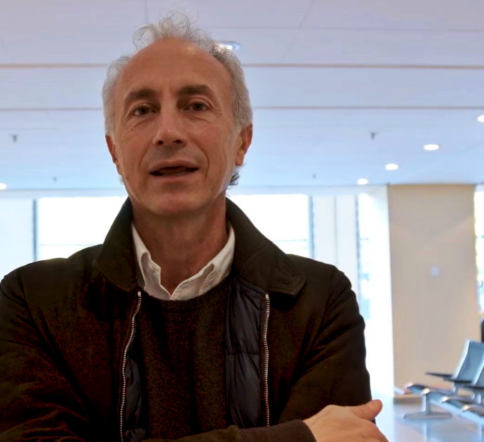 “Indro, il 900”, Travaglio presenta il suo libro su Montanelli al Salone di Torino: “Oggi non starebbe dalla parte del pensiero unico”