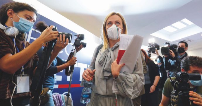 La candidata a Roma e il link con Castellino. Giorgia Meloni: “Ho già chiesto chiarimenti”