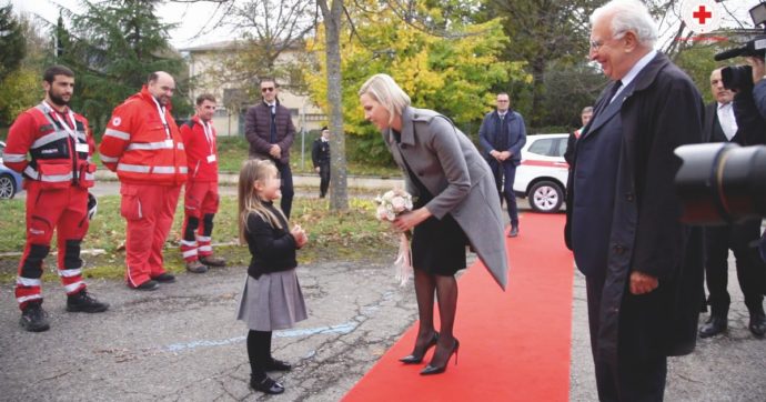 Sisma Abruzzo, già marce le scuole donate “Costate oltre 5 milioni, ora ci piove dentro”