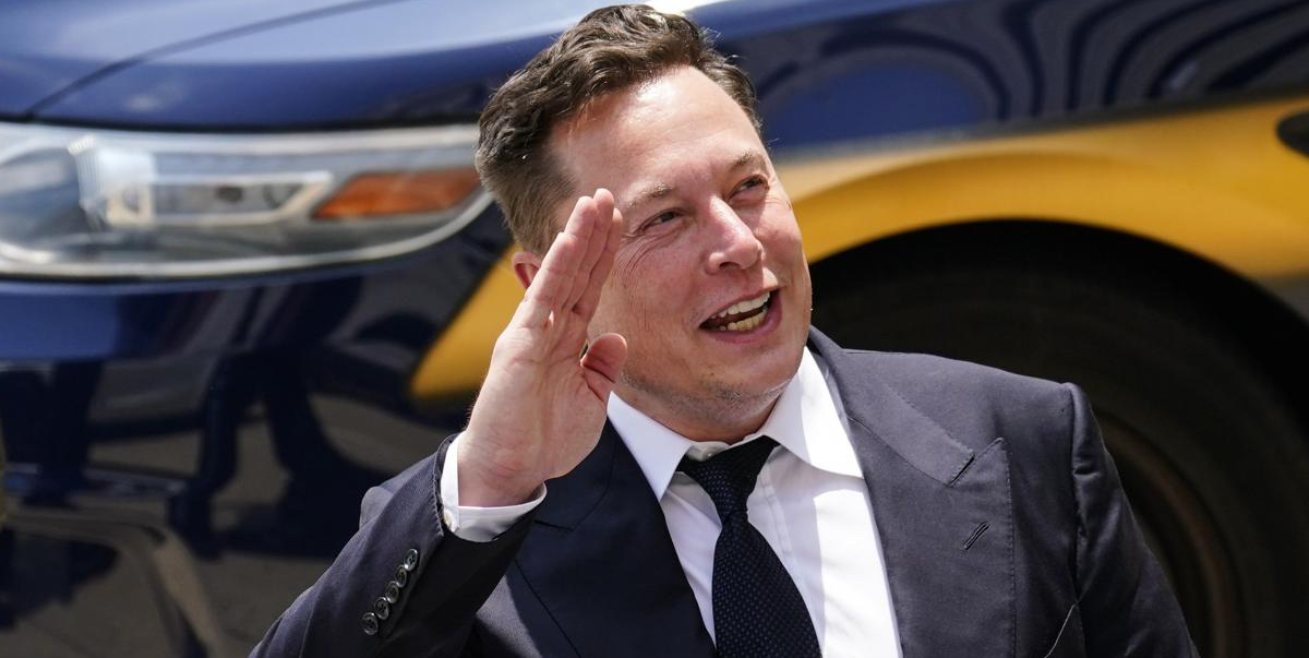 Twitter sospende l’account che tracciava la posizione del jet privato di Elon Musk: la mossa non passa inosservato