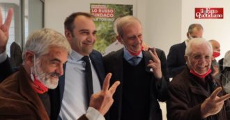 Copertina di Elezioni 2021, a Torino vince Lo Russo: la festa al comitato tra applausi e foto. Fassino: “Politica deve fare i conti con astensionismo”