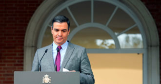 Copertina di Spagna, Sanchez annuncia di voler “abolire la prostituzione” e annullare la depenalizzazione. Critiche dalle associazioni