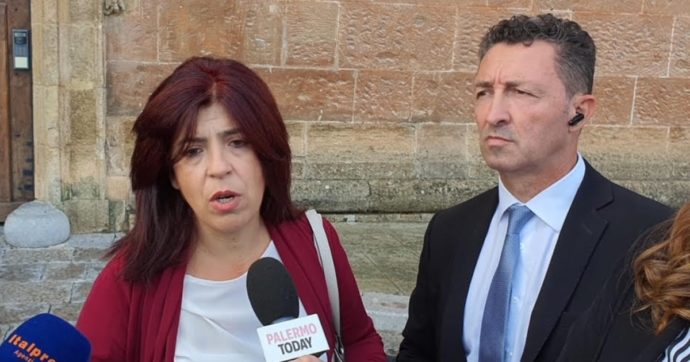 Due consiglieri regionali siciliani senza Green pass: restano fuori dall’Assemblea. E vanno a denunciare: “È una questione giuridica”