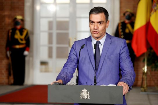 Sánchez: “Basta con l’immunità per i sovrani”